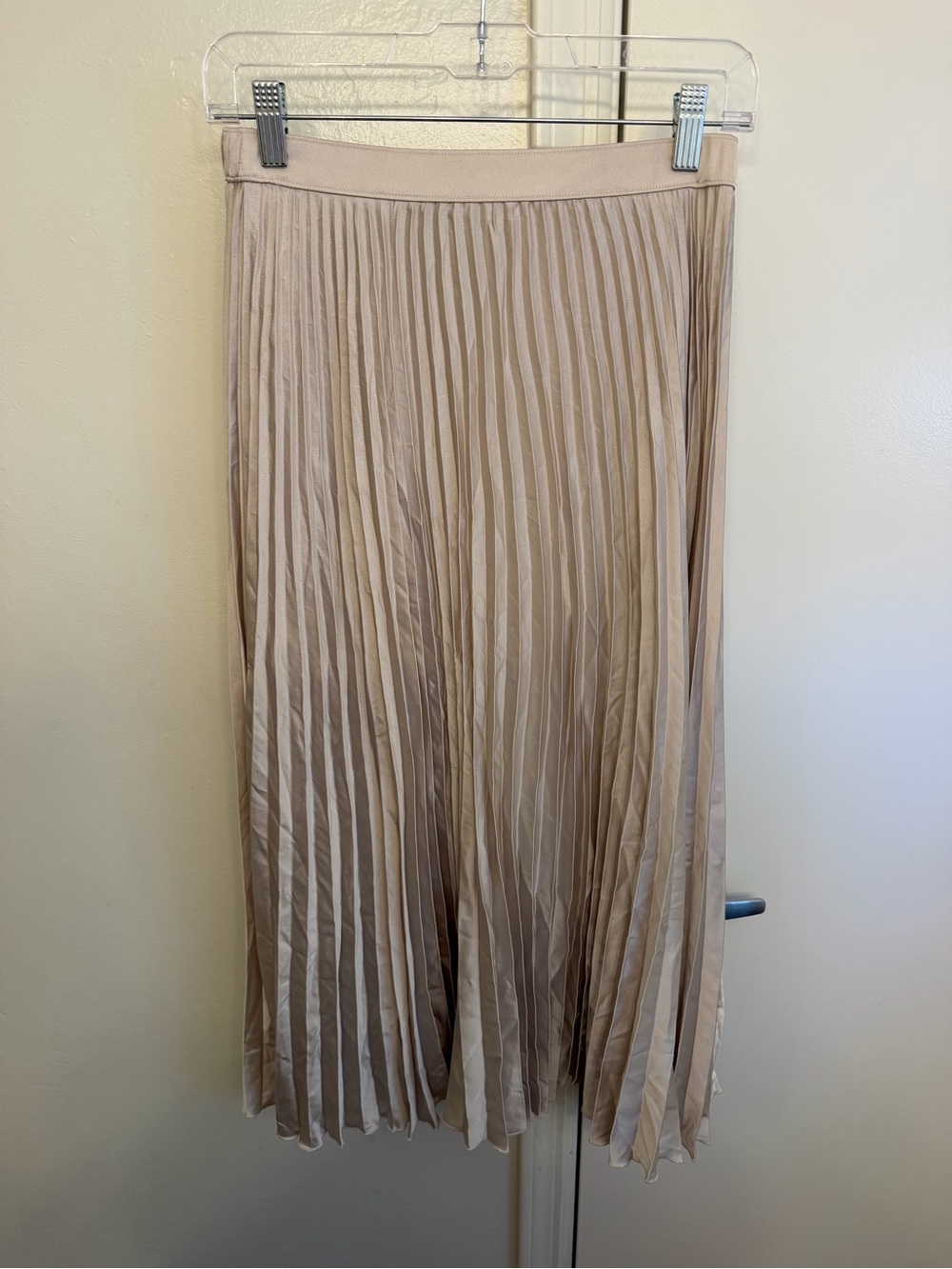Abercrombie & Fitch Pleated Maxi Skirt in Light Beige Size Small